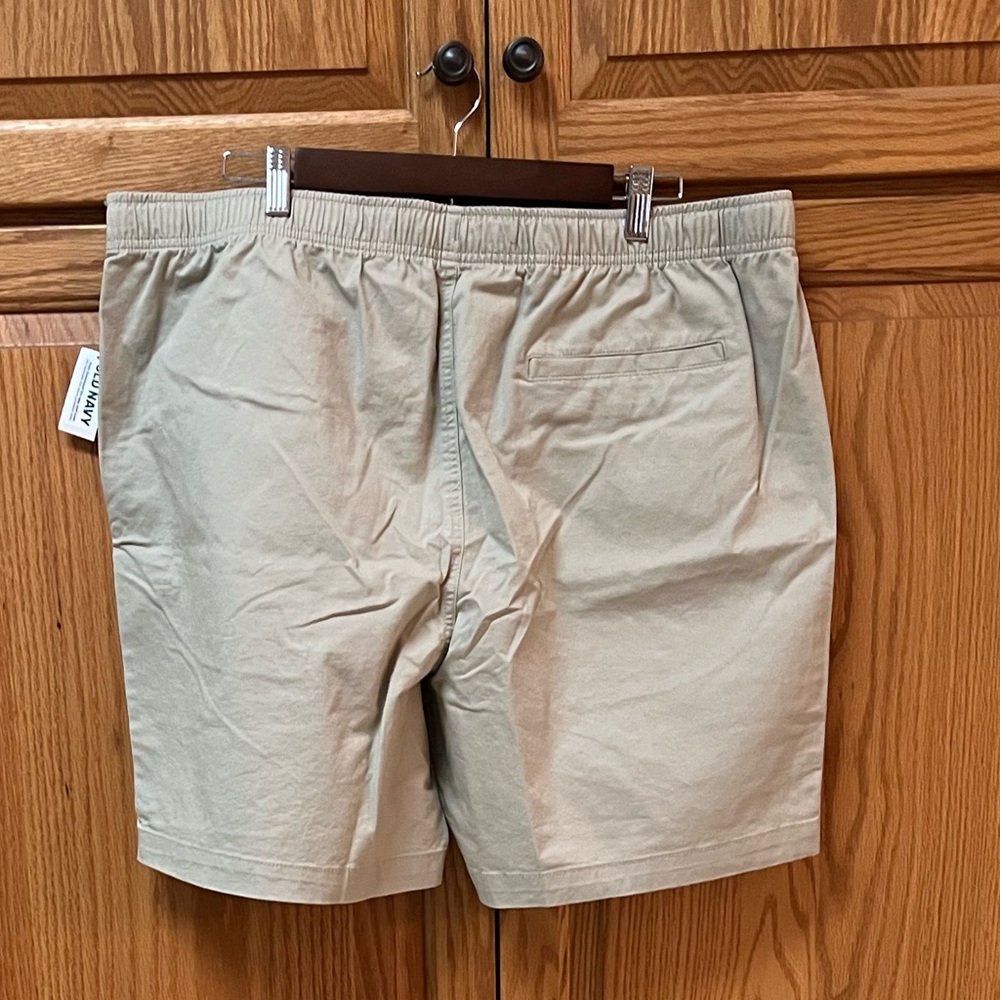 Old Navy Men's Khaki Flat Front Shorts, NWT, Size XL - Picture 5 of 8